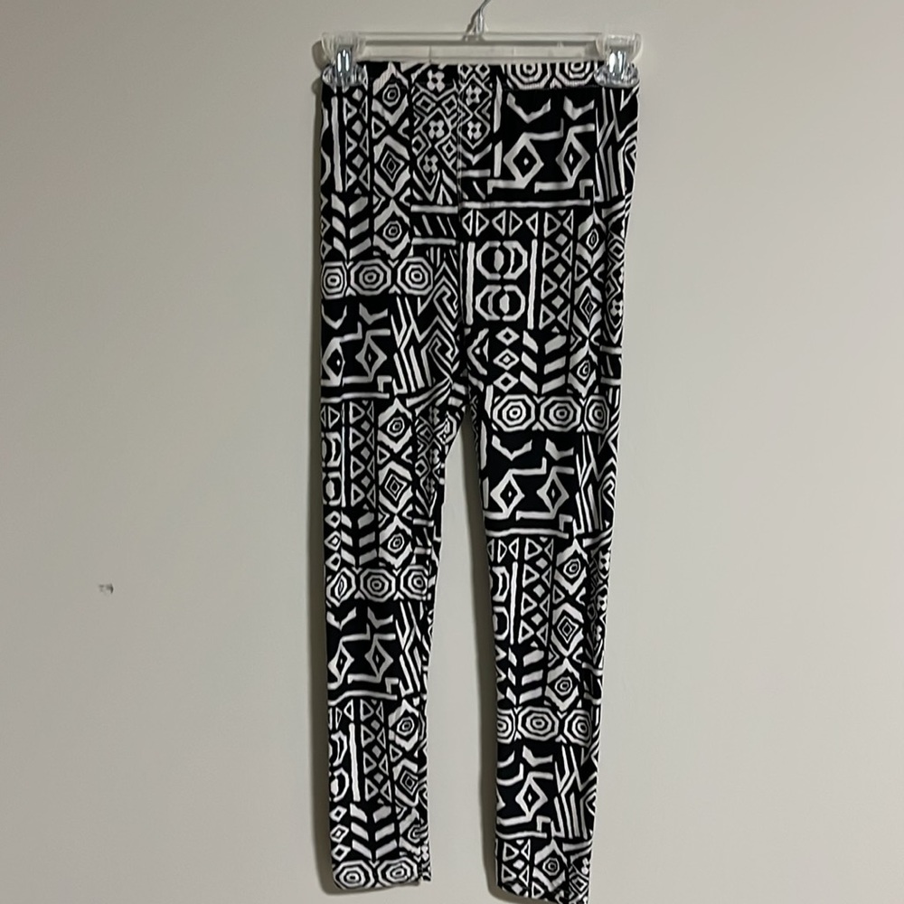 Black/ivory leggings